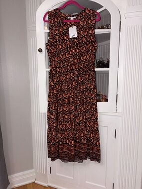 NWT DR2 Black and Rust Floral Sleeveless Maxi Dress